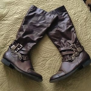 Brown women's boots 10